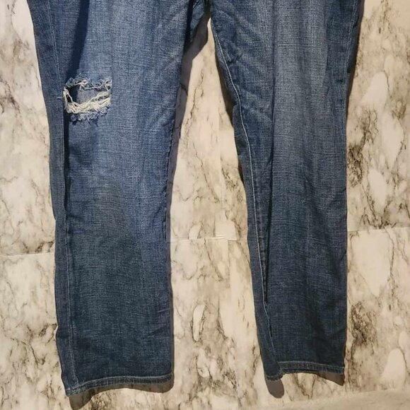 Lucky brand weekender distressed jeans size 22 - Picture 2 of 6